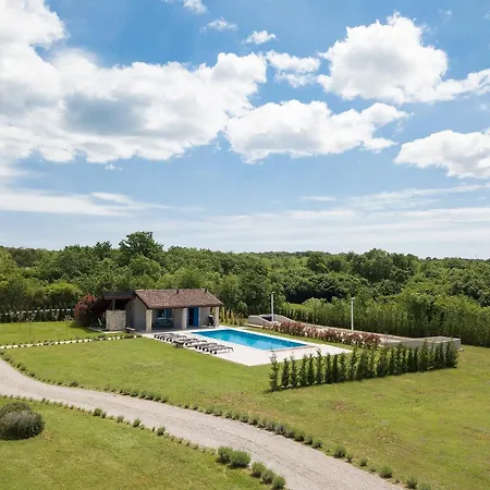 Poolincluded - Stancija Cabrunici *