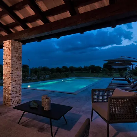 Poolincluded - Stancija Cabrunici * Svetvinčenat